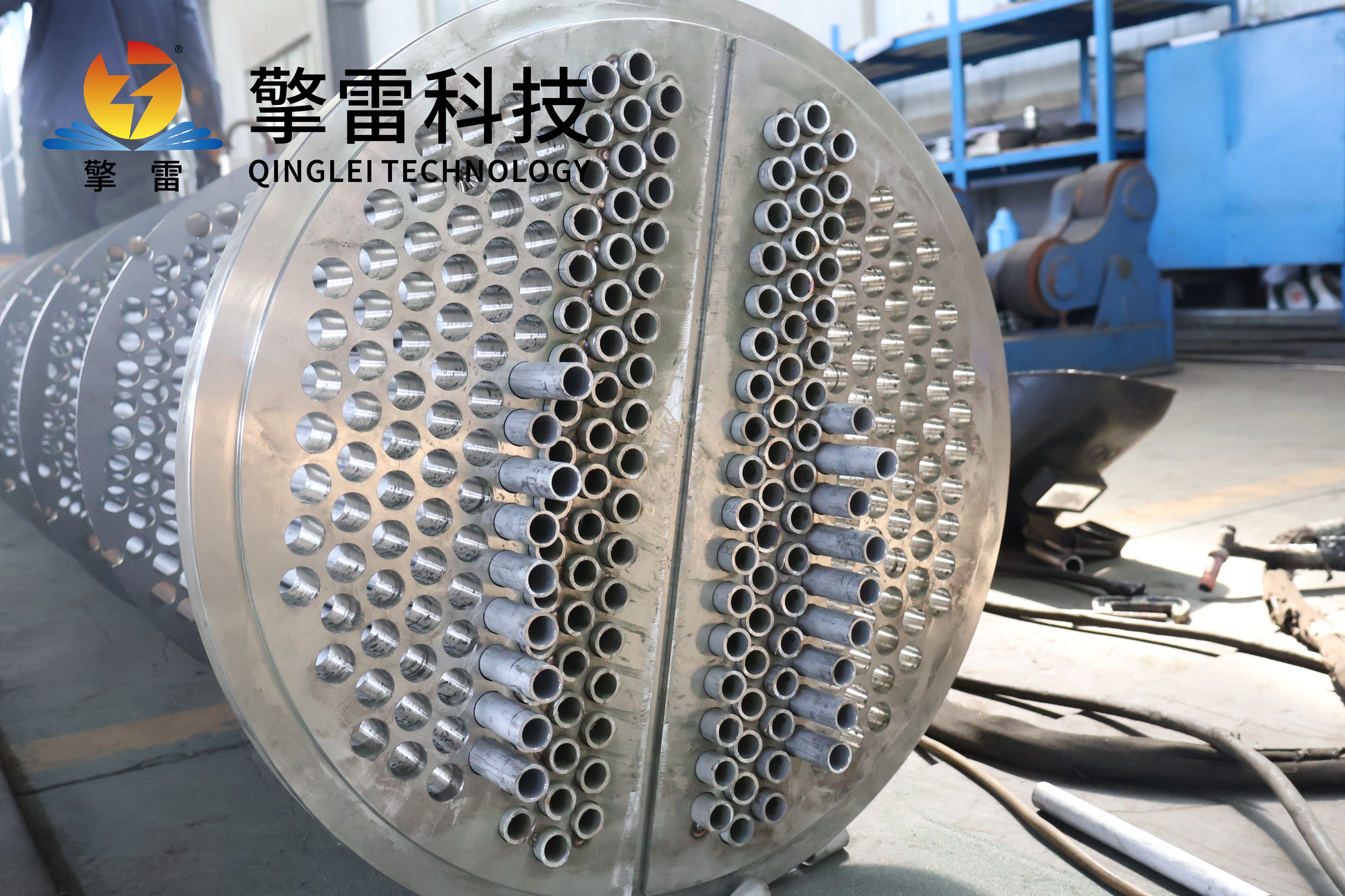 IMG_2162.JPG 碳化硅列管冷凝器简介